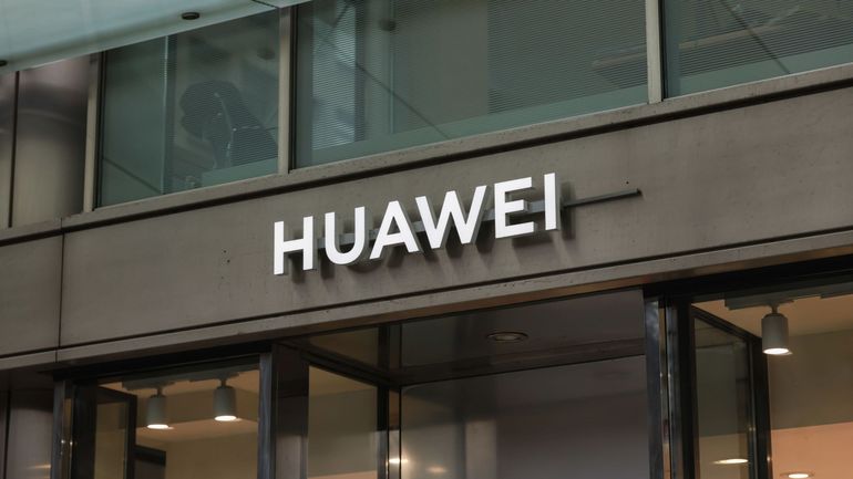 Dedonder fait remplacer les routers informatiques Huawei installés à la Défense