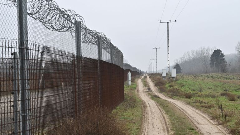 Libération de passeurs : la Commission saisit la justice européenne face à la Hongrie