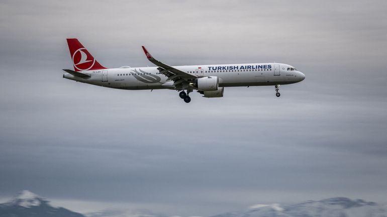 Un avion de Turkish Airlines atterrit d'urgence à New York suite au décès en vol de son commandant de bord