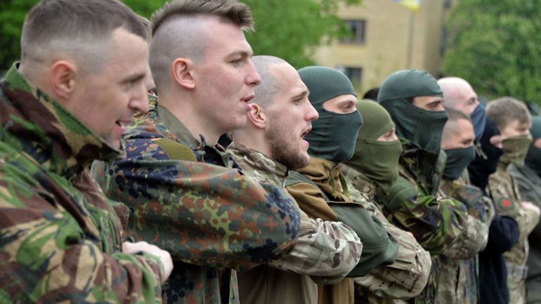 Guerre en Ukraine : le régiment ukrainien Azov désigné 