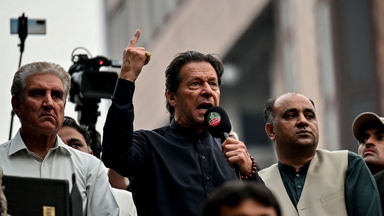 L'ex-Premier ministre pakistanais Imran Khan blessé à un pied après des coups de feu