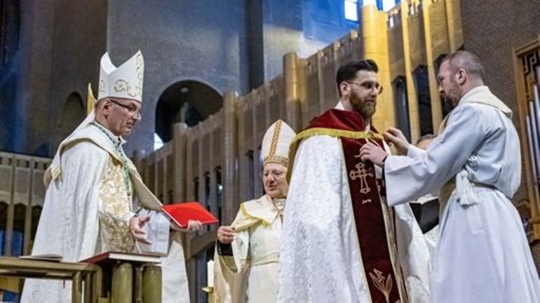 Un père de famille ordonné prêtre pour la première fois à Bruxelles