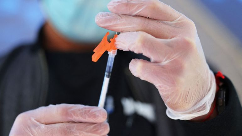 Coronavirus: Frank Vandenbroucke veut permettre aux pharmaciens d'administrer les vaccins