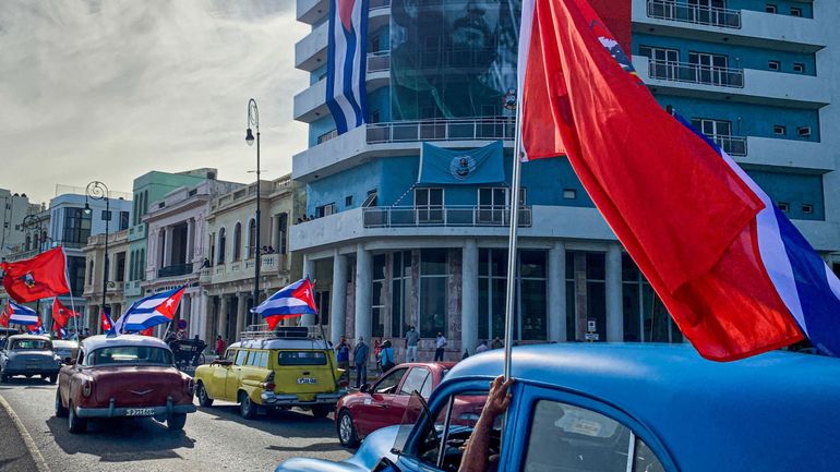 Cuba : jusqu'à 4 ans de prison et des amendes pour 62 personnes ayant manifesté pour la liberté d'expression en juillet