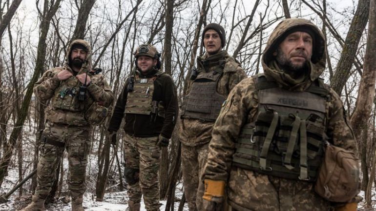 Guerre en Ukraine : l'Ukraine accuse la Russie d'avoir exécuté des soldats qui voulaient se rendre