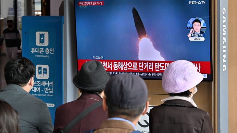 La Corée du Nord procède à une centaine de tirs d'artillerie (et six missiles) vers une 