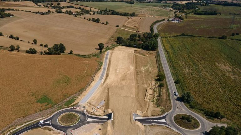 En France, la justice retarde sa décision concernant l'autoroute A69, ouvrant la porte à la poursuite du chantier