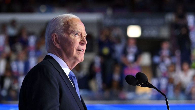 "Nous t'aimons Joe !" : immense ovation pour Joe Biden à son arrivée à la convention démocrate après son retrait de la présidentielle américaine