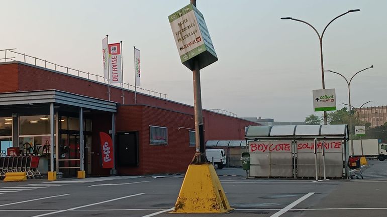Plusieurs magasins Delhaize vandalisés à Bruxelles, Mons et Liège durant la nuit, l'entreprise a porté plainte