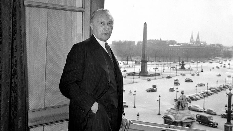 Le premier chancelier allemand Adenauer aurait fait espionner ses adversaires du SPD