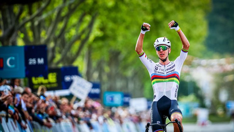 Sans concurrence, Pogacar est sacré champion d’Europe après un nouveau solo, Evenepoel en argent