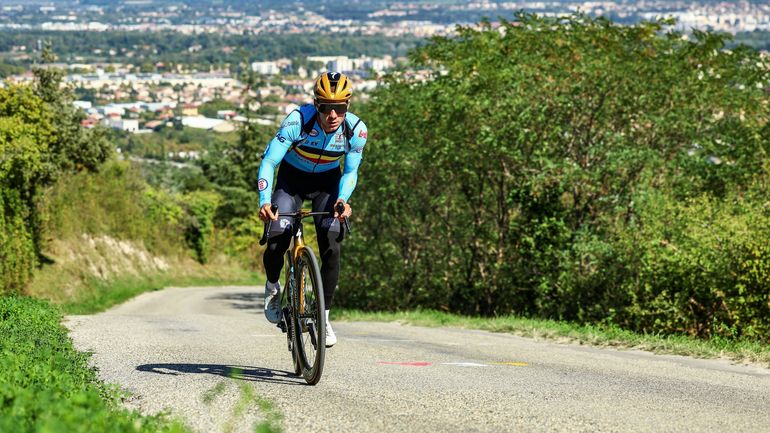 Euro de cyclisme – Remco Evenepoel reconnaît le parcours de la course en ligne après son sacre sur le chrono : "Pas vraiment une sortie de récupération"
