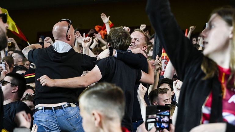 Une quinzaine de supporters font un malaise lors du match entre Malines et Genk