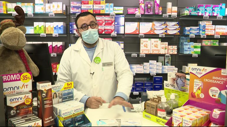 Covid : des pharmacies submergées par la nouvelle vague de l'épidémie