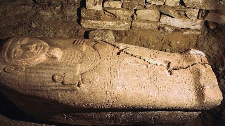Un sarcophage de l'époque de Ramsès II dévoilé à Saqqara en Égypte