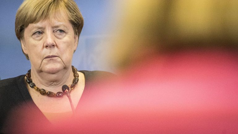 Allemagne : Angela Merkel défend Armin Laschet, en difficulté dans les sondages à quelques semaines des élections