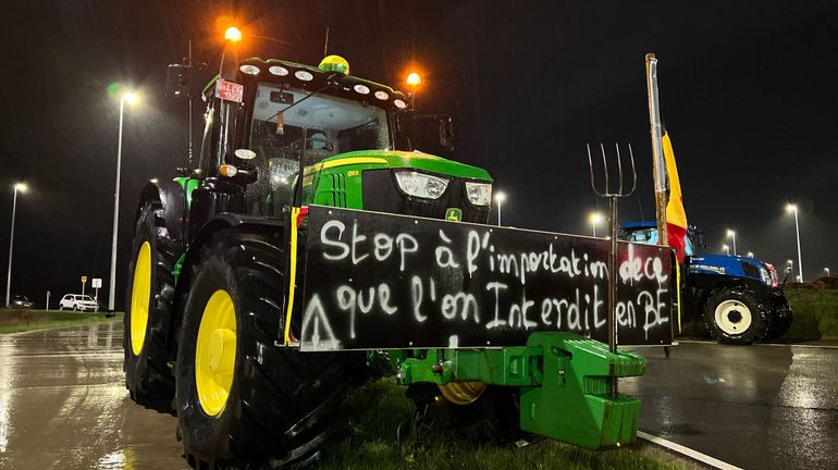 Blocage d'agriculteurs à l'aéroport de Liège 