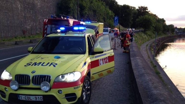 Andenne: une voiture contenant le corps d'un homme a été repêchée dans la Meuse