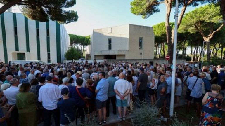 Explosion devant une synagogue en France : l'incendiaire et deux personnes toujours en garde à vue