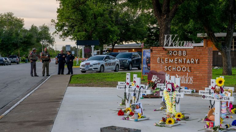 Tuerie dans une école primaire d'Uvalde au Texas : un policier inculpé pour mise en danger d'enfants