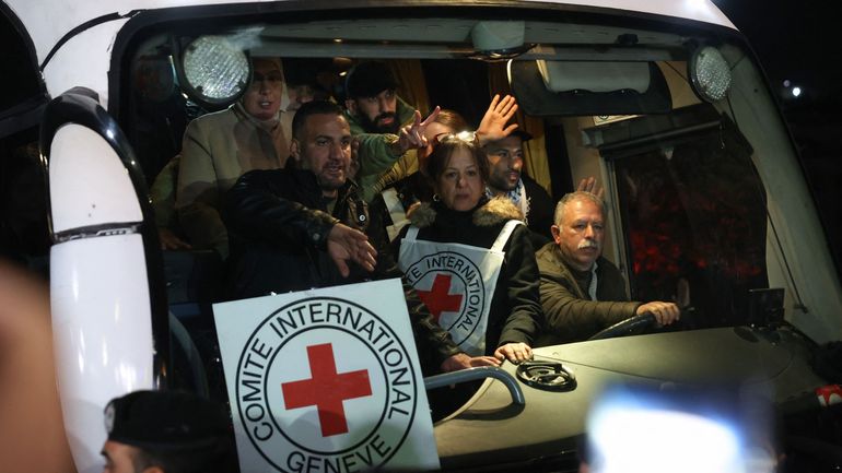 Guerre au Proche-Orient : un bus transportant des prisonniers palestiniens libérés par Israël est arrivé à Ramallah