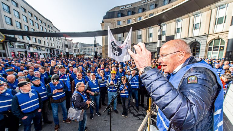 Des anciens mineurs manifestent à Bruxelles pour réclamer leurs arriérés de pension