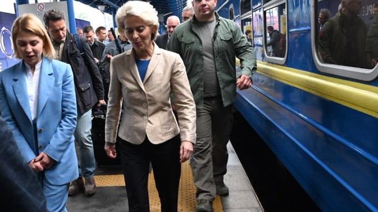 Guerre en Ukraine : Ursula von der Leyen est à Kiev pour parler économie et de l'intégration de l'Ukraine à l'UE