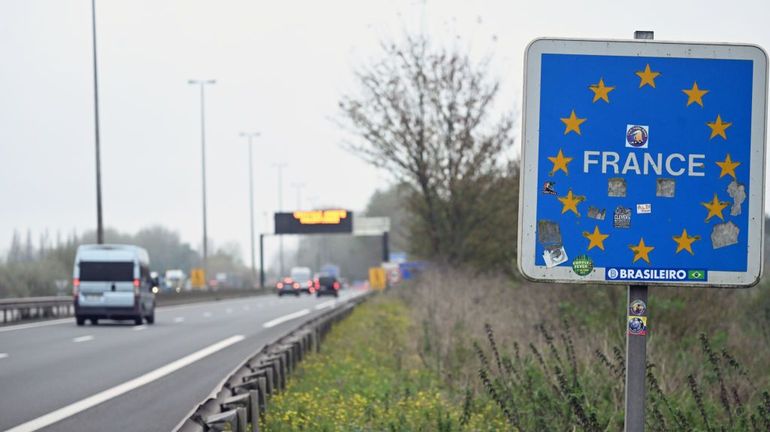 France : deux morts et des blessés dans des fusillades dans un camp de migrants près de Dunkerque