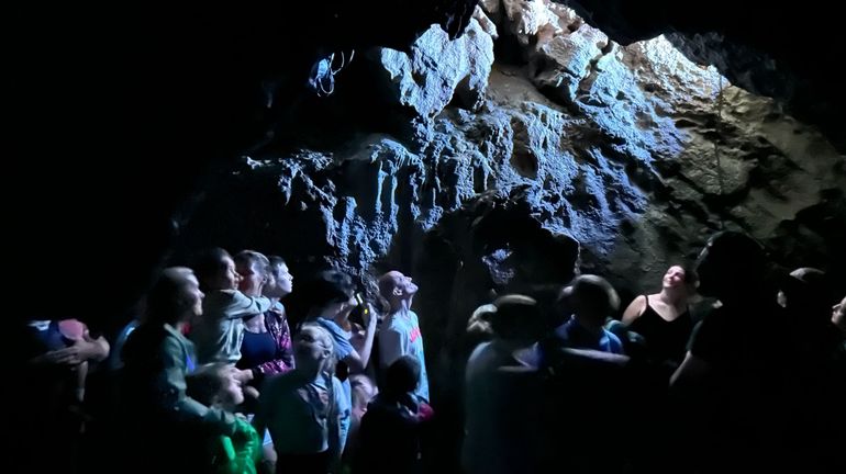 Profitez de la fraîcheur des profondeurs des grottes wallonnes comme celle de Neptune à Couvin