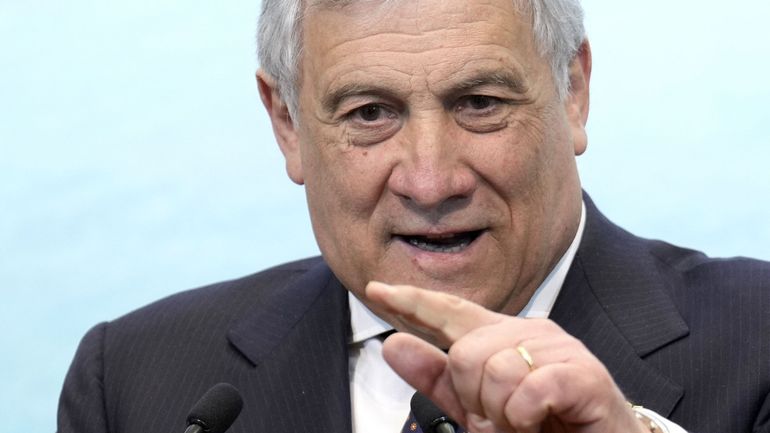 Antonio Tajani élu président du parti Forza Italia : 