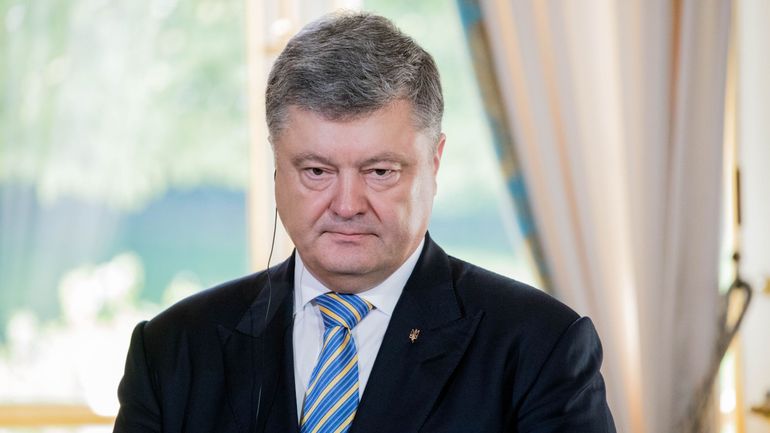 Ukraine : la justice gèle les avoirs de l'ex-président Petro Porochenko dans une enquête pour haute trahison