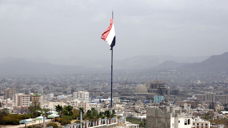 Le conseil présidentiel prend ses fonctions dans le Yémen en guerre