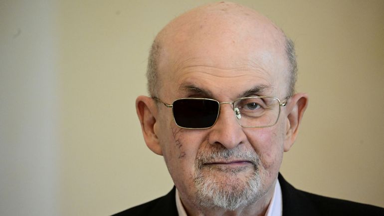 L'auteur de la tentative de meurtre contre Salman Rushdie est condamné à 25 ans de prison