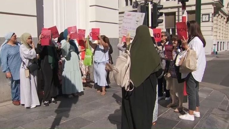 Bruxelles : quelques centaines de personnes manifestent contre l'Evras