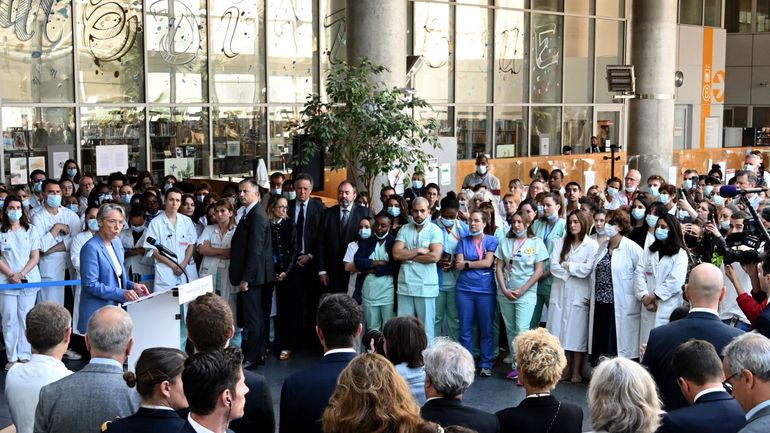 France : une minute de silence respectée dans tous les hôpitaux du pays en mémoire à l'infirmière tuée à Reims