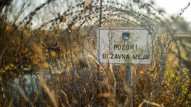 Migration dans les Balkans : la Slovénie va retirer la clôture à sa frontière avec la Croatie