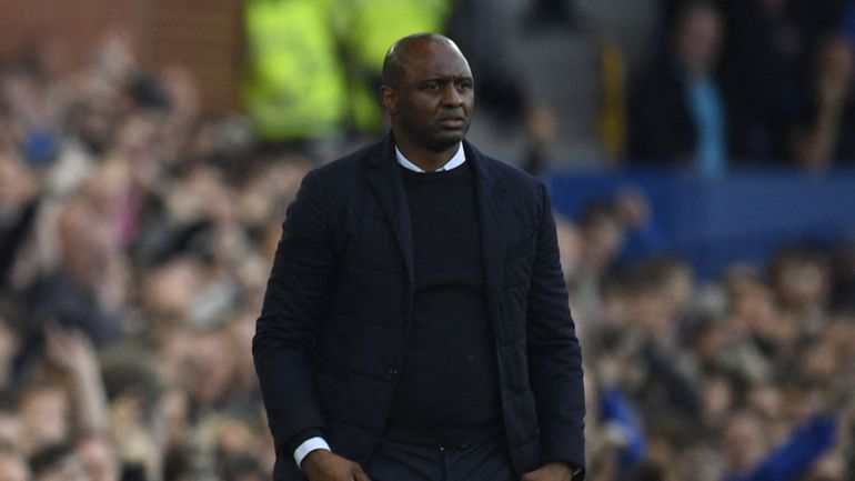 Patrick Vieira, entraîneur de Crystal Palace, s'en prend à un supporter provocateur d'Everton