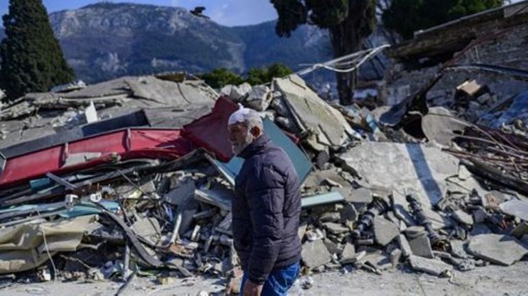 Séismes en Turquie et en Syrie : un bébé retrouvé vivant sous les décombres
