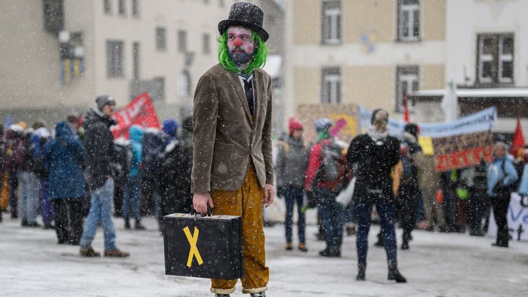 Davos : manifestation pour une taxe climatique et l'annulation de la dette