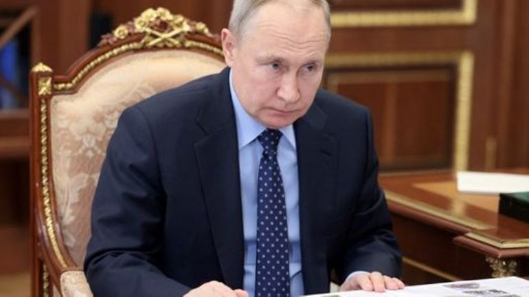 Guerre en Ukraine : Vladimir Poutine signe la loi facilitant la mobilisation des Russes dans l'armée