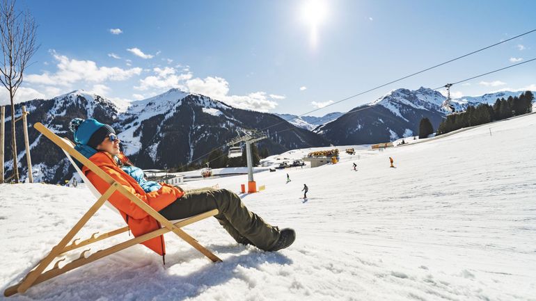 Le soleil plutôt que le ski : où les Belges partent-ils pendant les fêtes ?