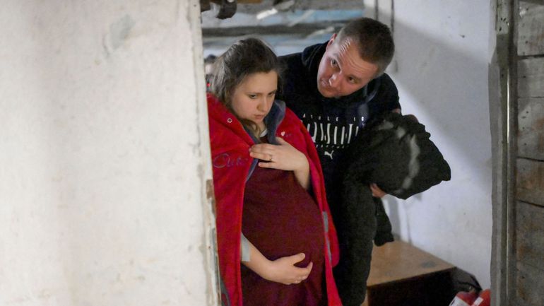 Guerre en Ukraine : contrairement à ce qu'autorise le droit international humanitaire, plus de 110 centres de santé ont été attaqués