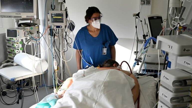 Coronavirus en France : la vague continue de monter à l'hôpital, avec plus de 24.000 patients
