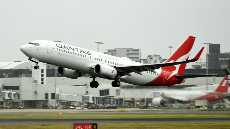 La compagnie aérienne Qantas va demander à 2500 employés de prendre des congés sans solde