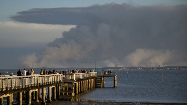France : 3700 hectares brûlés depuis mardi en Gironde à cause des feux de forêt