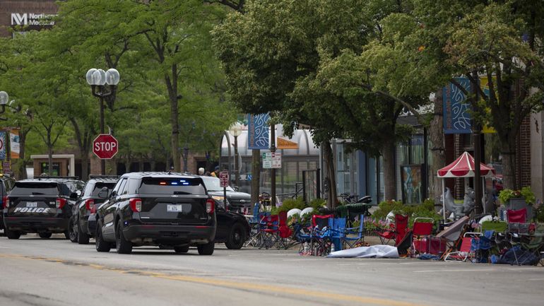 Fusillade lors d'une parade à Highland Park, au nord de Chicago : au moins 6 morts et 24 blessés