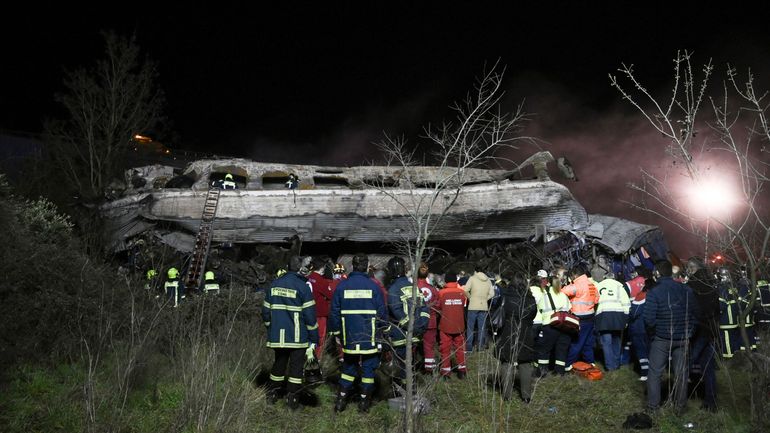 Grèce : un accident entre deux trains fait au moins 32 morts et 85 blessés