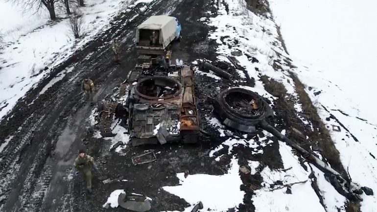 Guerre en Ukraine (DIRECT) : des frappes aériennes toucheraient Dnipro et Lutsk, Zelensky accuse Moscou d'une 