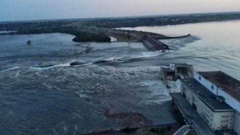 Guerre en Ukraine : Moscou décrète l'état d'urgence après la destruction du barrage de Nova Kakhovka