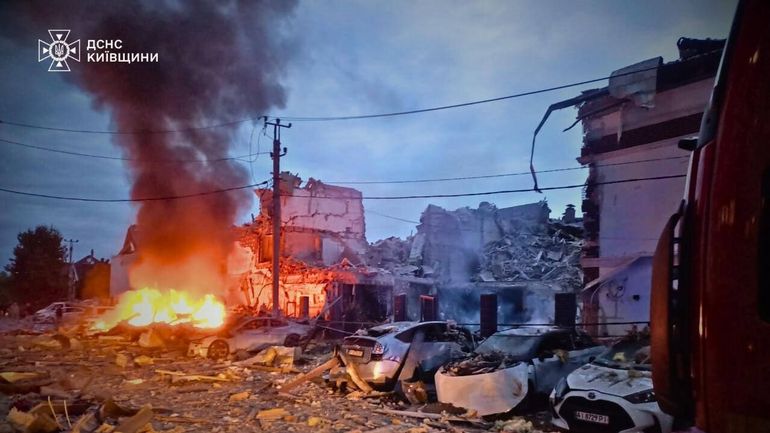 Guerre en Ukraine : la Russie a lancé "des centaines de drones et de missiles" contre l'Ukraine, au moins quatre morts à Kiev